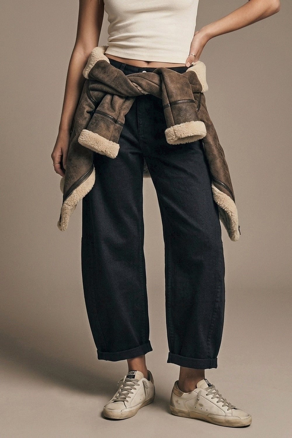 Jeans Pretos com Bolsos em Balão