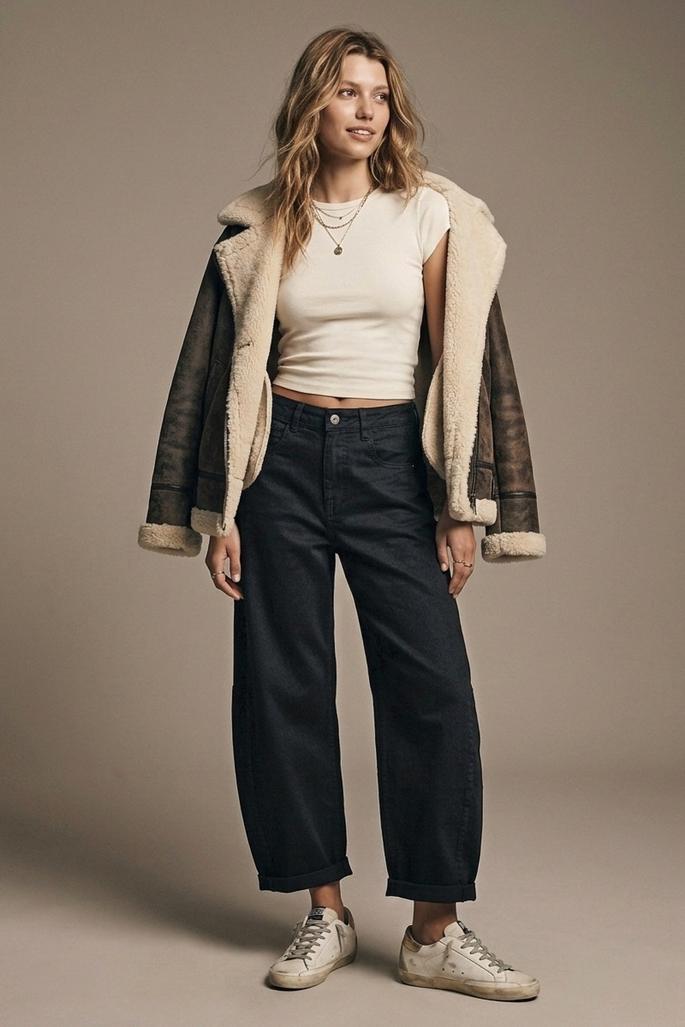 Jeans Pretos com Bolsos em Balão