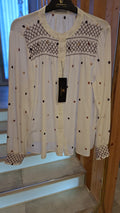 Blusa Branca com Bordado Smock