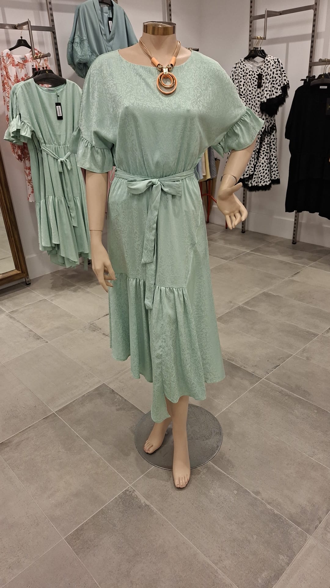 Vestido Verde-Água Liso com Laço