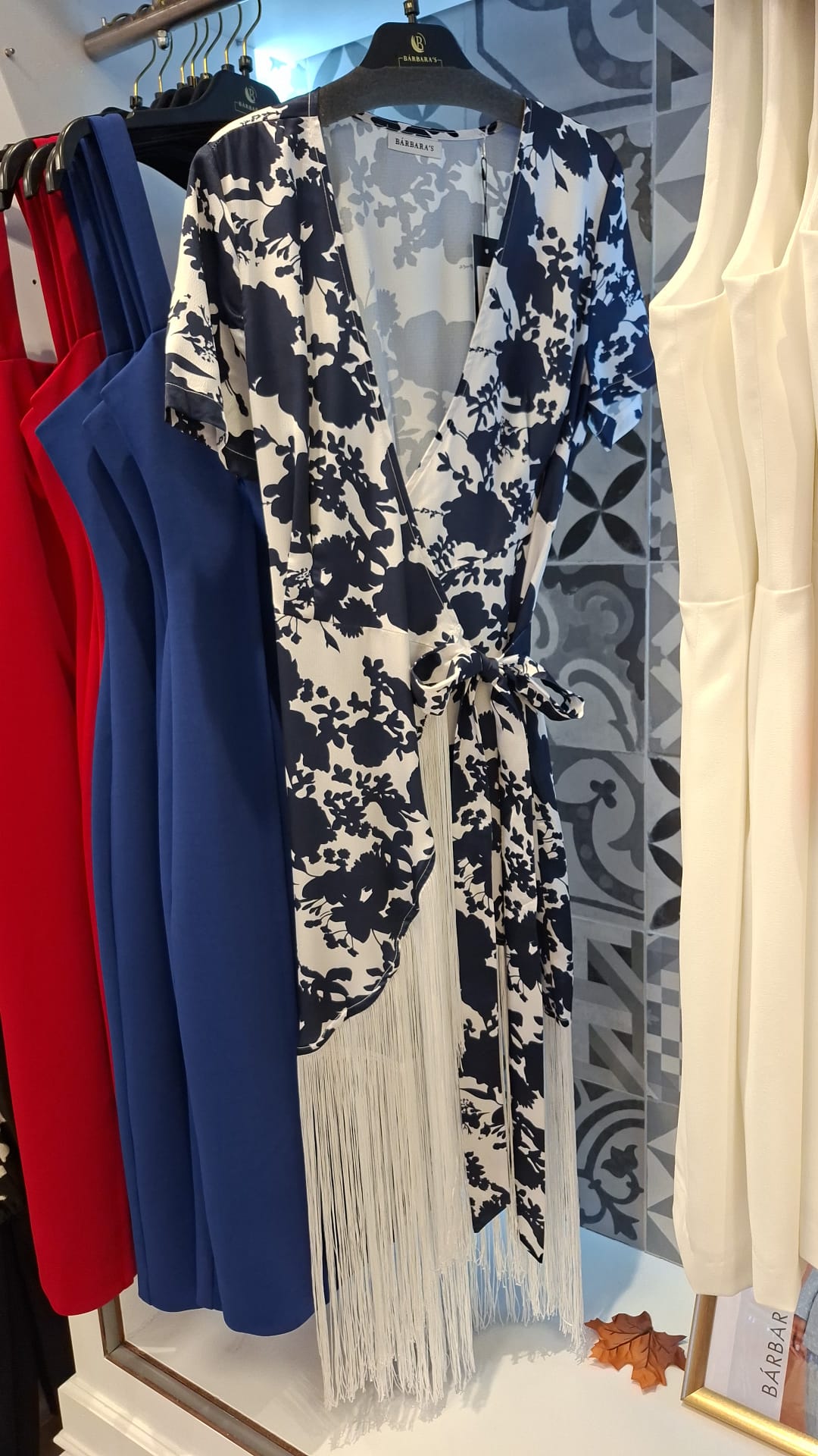 Vestido Floral Azul-Marinho com Franjas