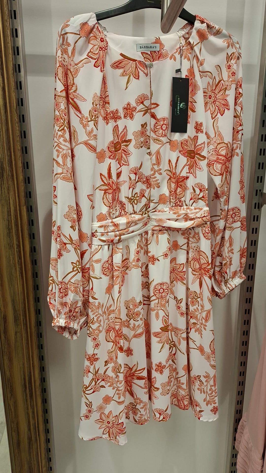 Vestido Floral Coral e Creme
