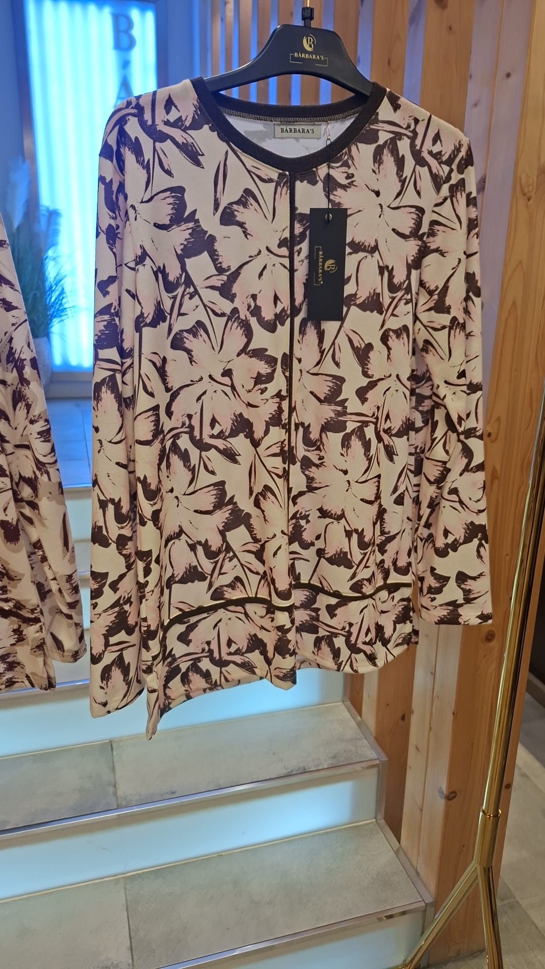 Blusa Floral Bege e Castanho