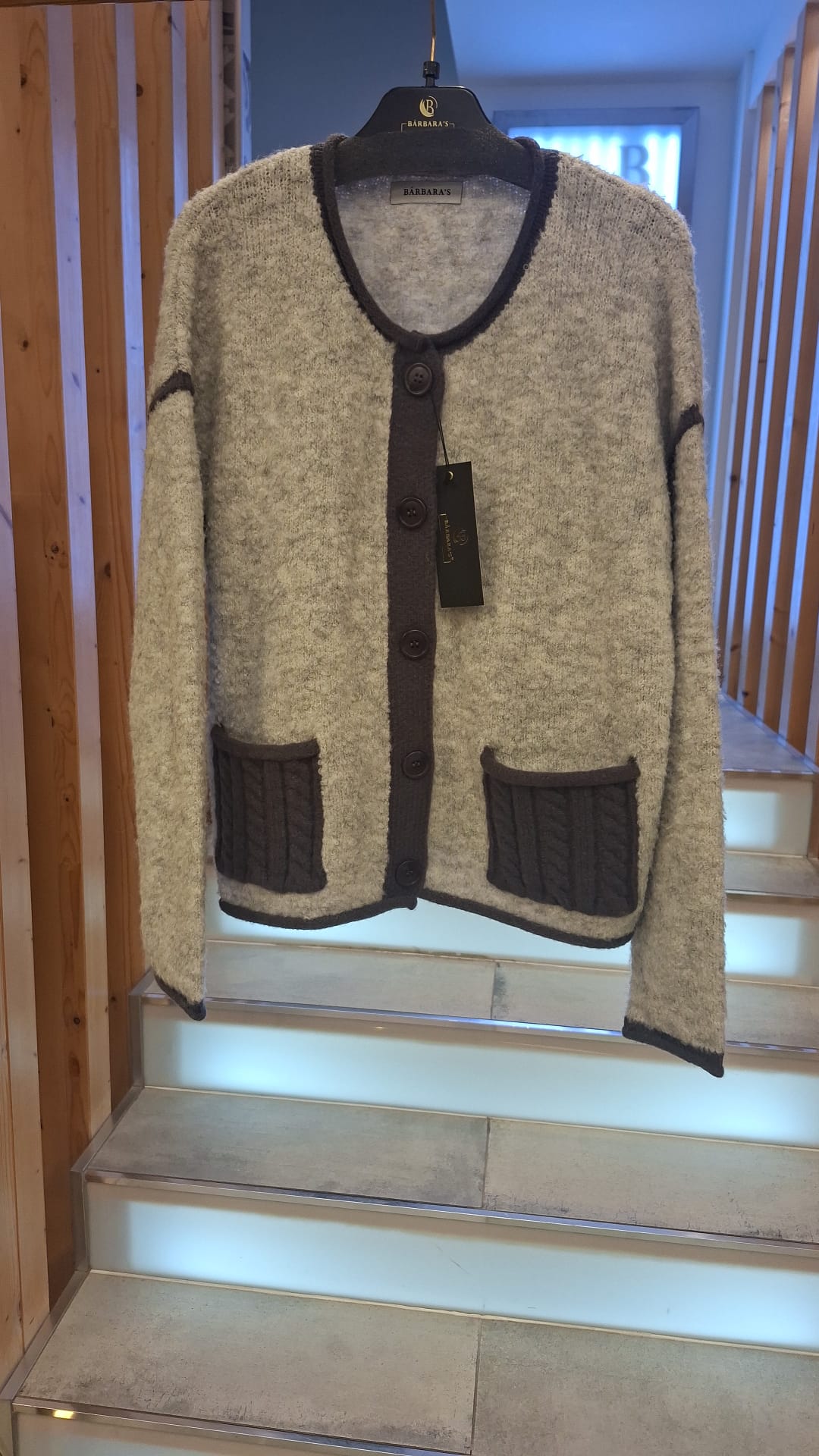 Casaco de Malha com Bolsos