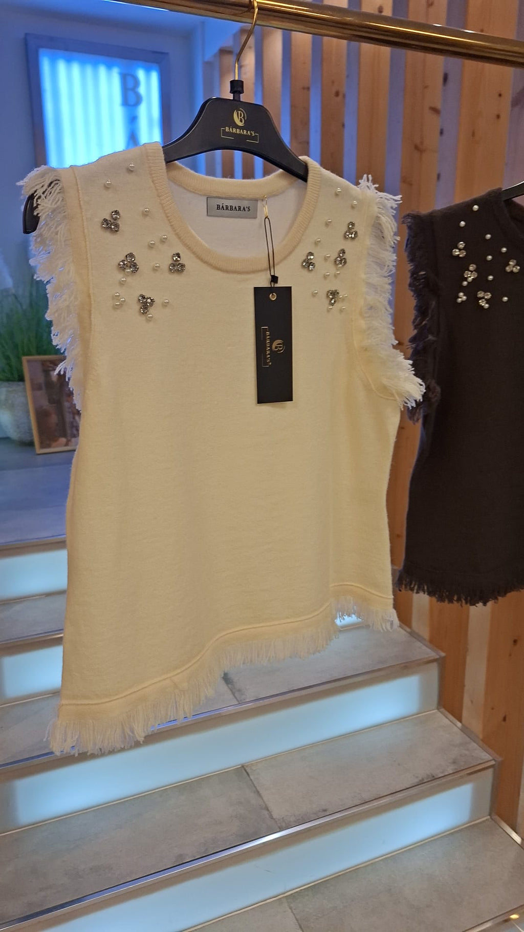 Top com Aplicações de Pérolas e Strass