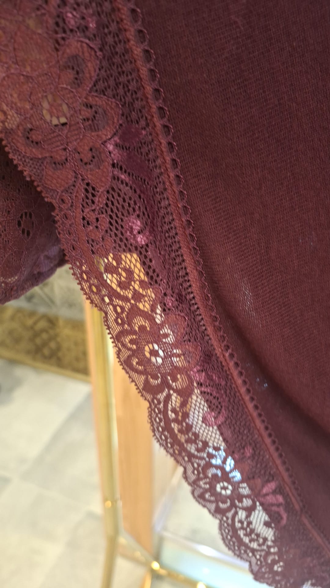 Blusa Bordô com Renda