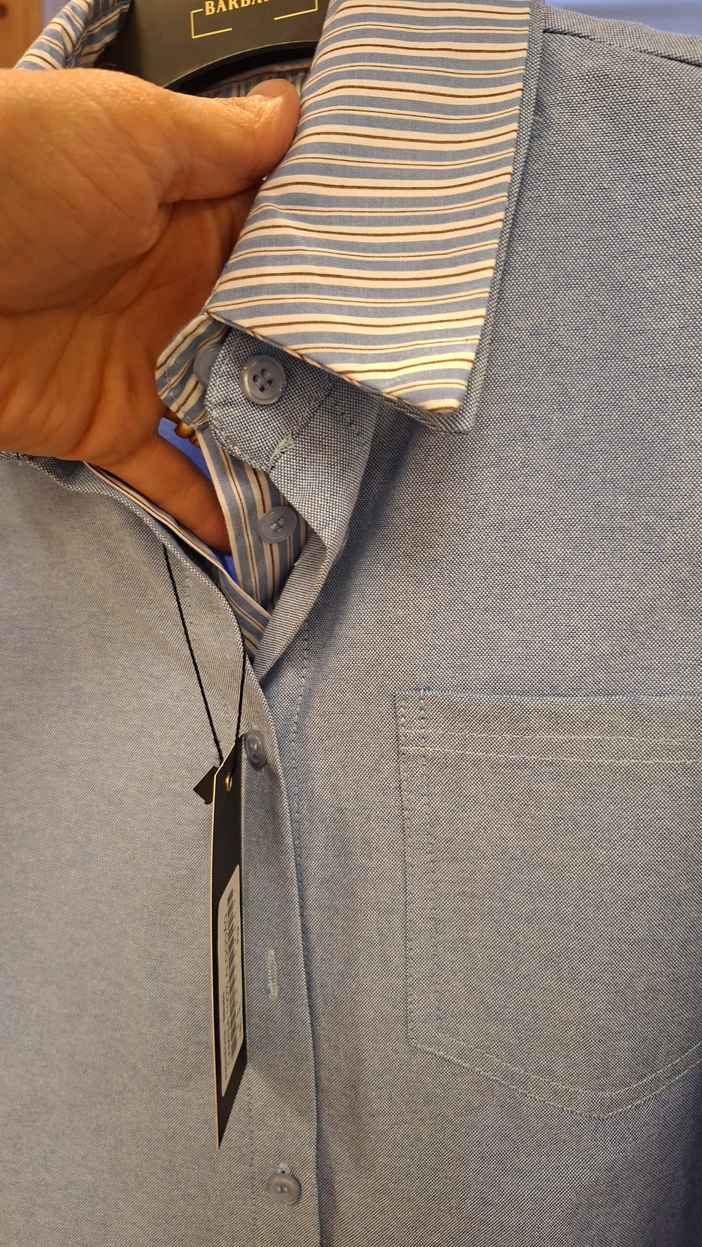 Camisa Azul com Colarinho Listado