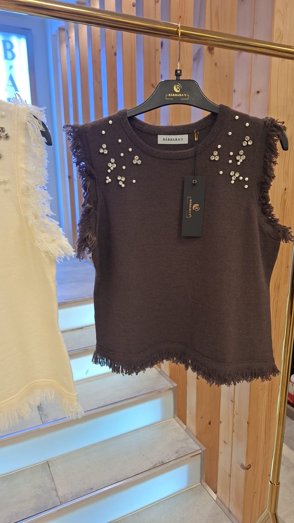 Top com Aplicações de Pérolas e Strass